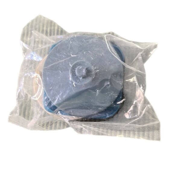 NWOT set of 3 vintage Tupperware magnets still in original plastic bag - Picture 1 of 3